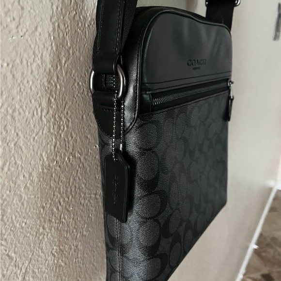 Coach Men’s Body Bag - Picture 2 of 5